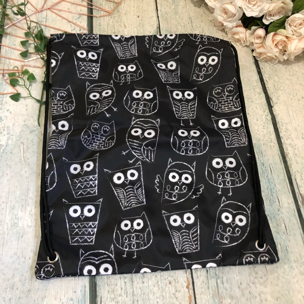 Thirty-one Owl Cinch Sac black white pocket bag